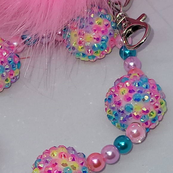 RAINBOW RHINESTONE WRISTLET KEYCHAIN 🌈 - Picture 6 of 7